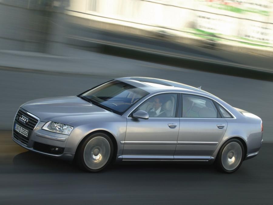  Audi A8 L 6.0 Quattro (D3) 2005 года  (фото 16 из 21)